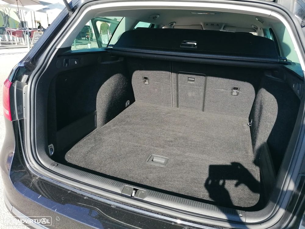 VW Passat Variant 1.6 TDI BlueMotion Highline - 14