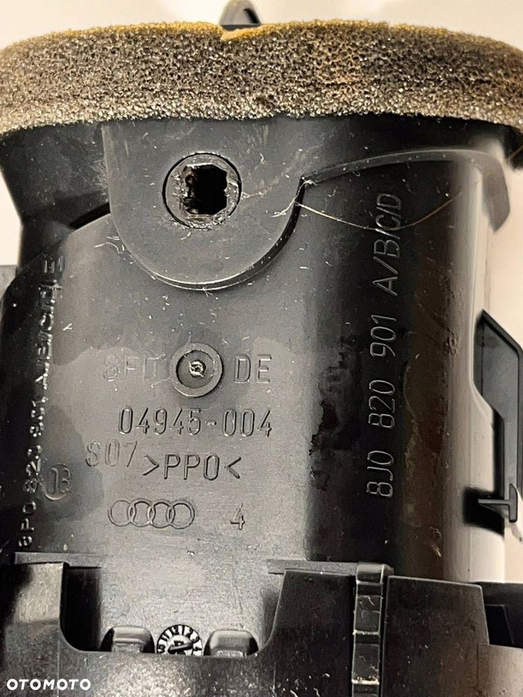 8P0 820 901 Dysze / Kratki nawiewu deski rozdzielczej Audi TT TTS Mk2 2008 - 8