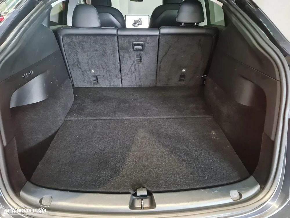 Tesla Model Y Long Range Dual Motor AWD - 12