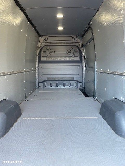 Mercedes-Benz Sprinter - 9