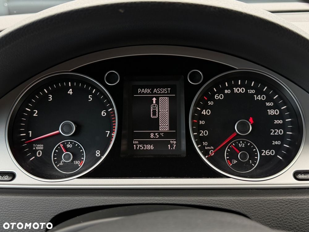Volkswagen Passat 1.4 TSI BMT Comfortline - 29