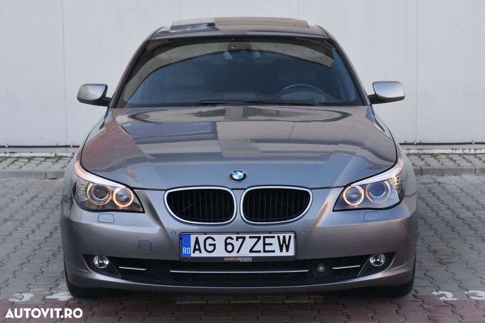 BMW Seria 5 520d Touring Special Edition - 9