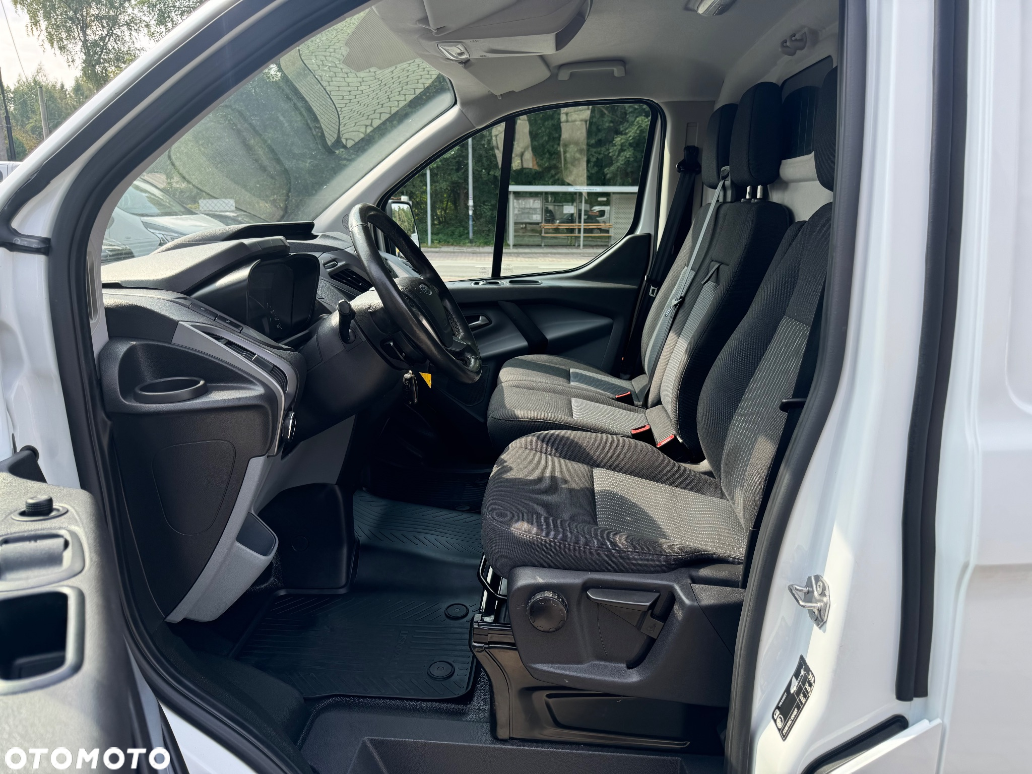 Ford Transit Custom - 16