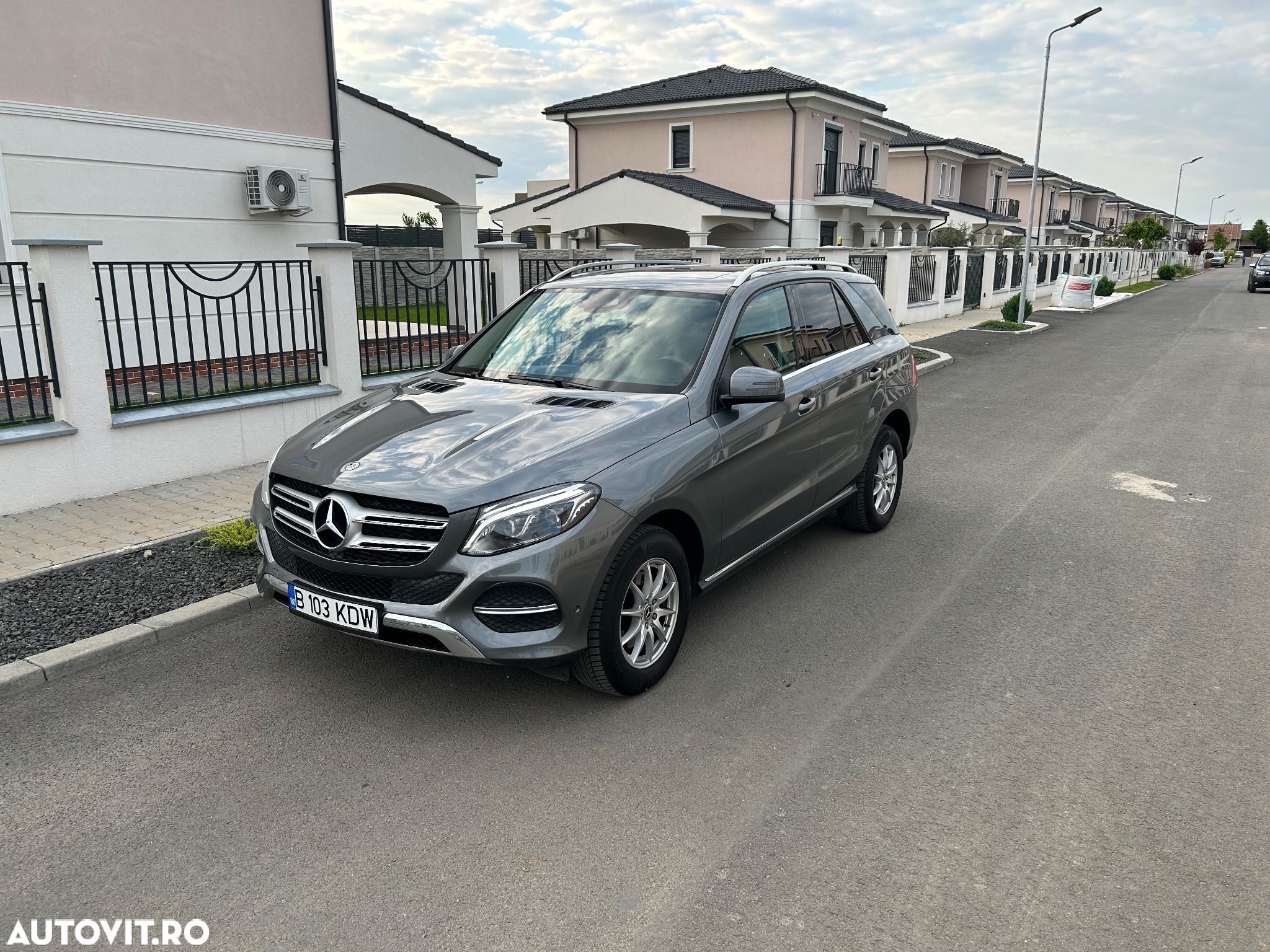 Mercedes-Benz GLE 350 d 4MATIC - 1