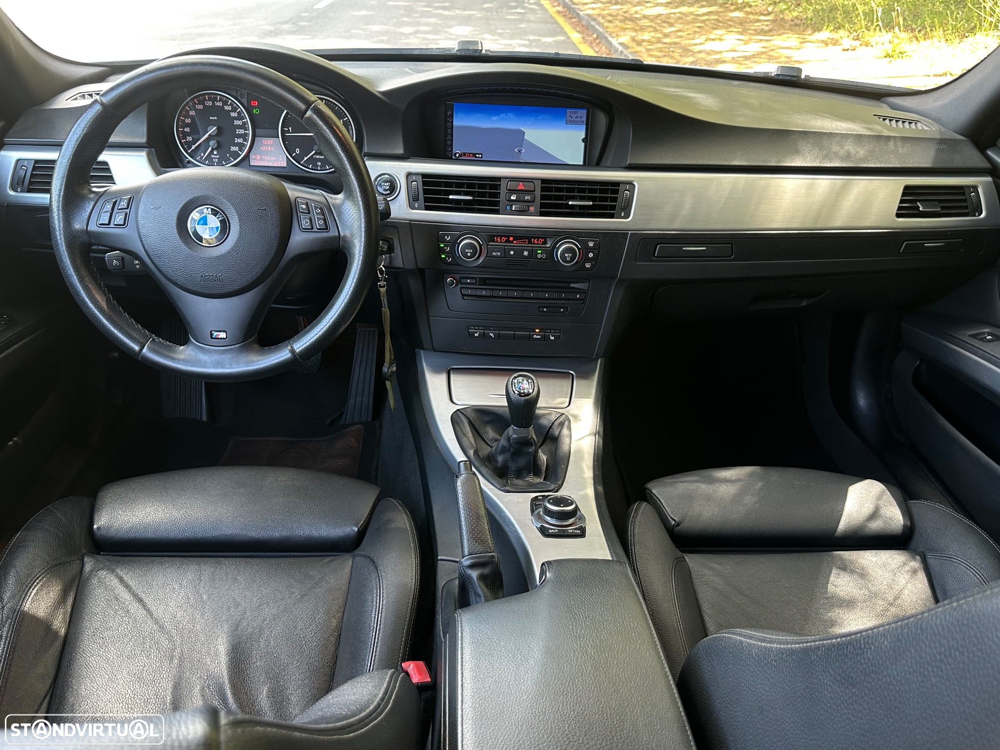 BMW 320 d Touring Navigation Sport - 9