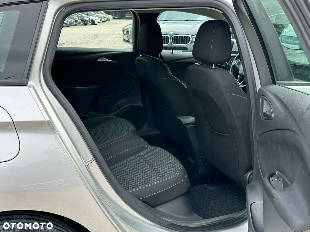Opel Astra - 16