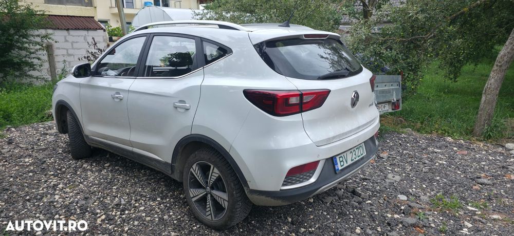 MG ZS EV Luxury - 5