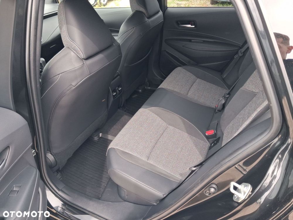 Toyota Corolla - 10
