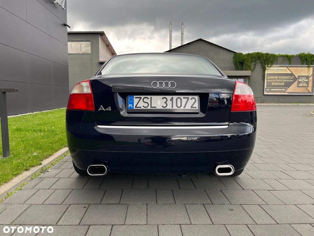 Audi A4 Limousine - 4