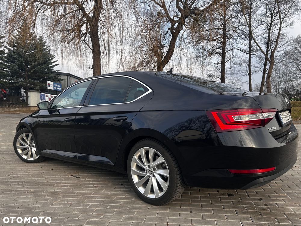 Skoda Superb 2.0 TDI Style DSG - 11