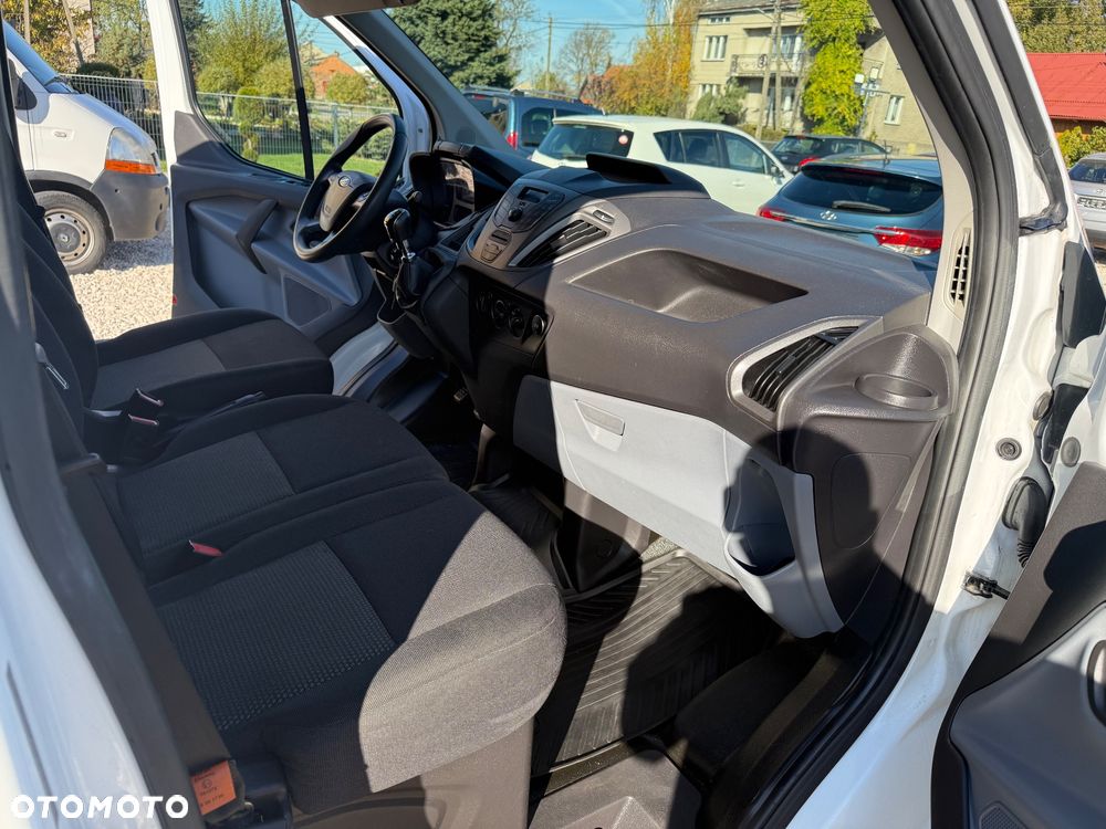 Ford TRANSIT CUSTOM - 9