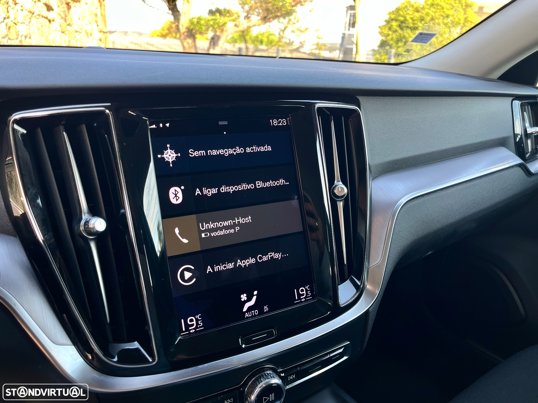 Volvo V60 2.0 B4 Momentum Geartronic - 28