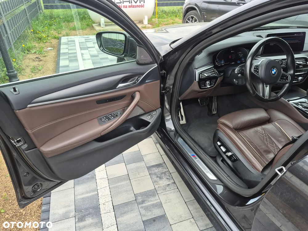 BMW Seria 5 530e xDrive M Sport sport - 11