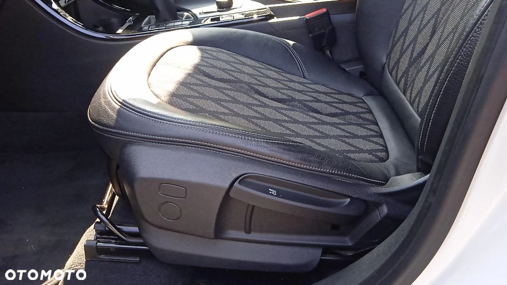 BMW X1 sDrive18d xLine - 26