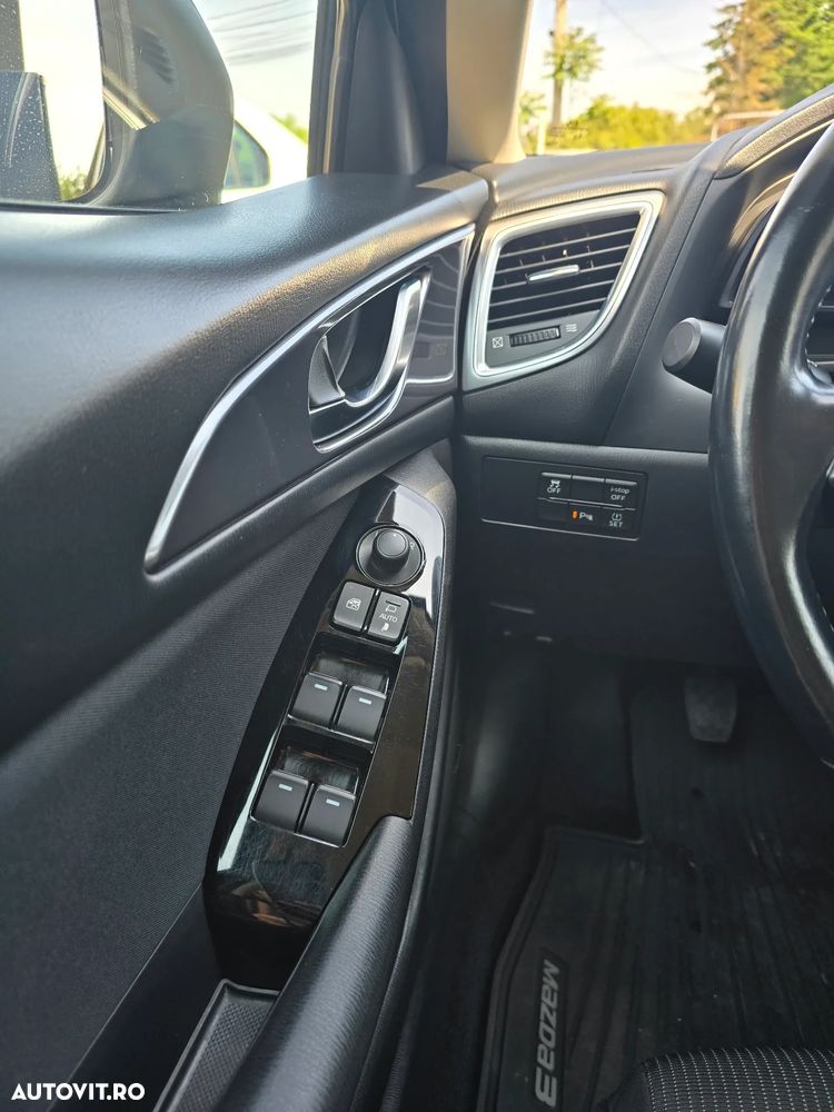Mazda 3 G120 Revolution - 17