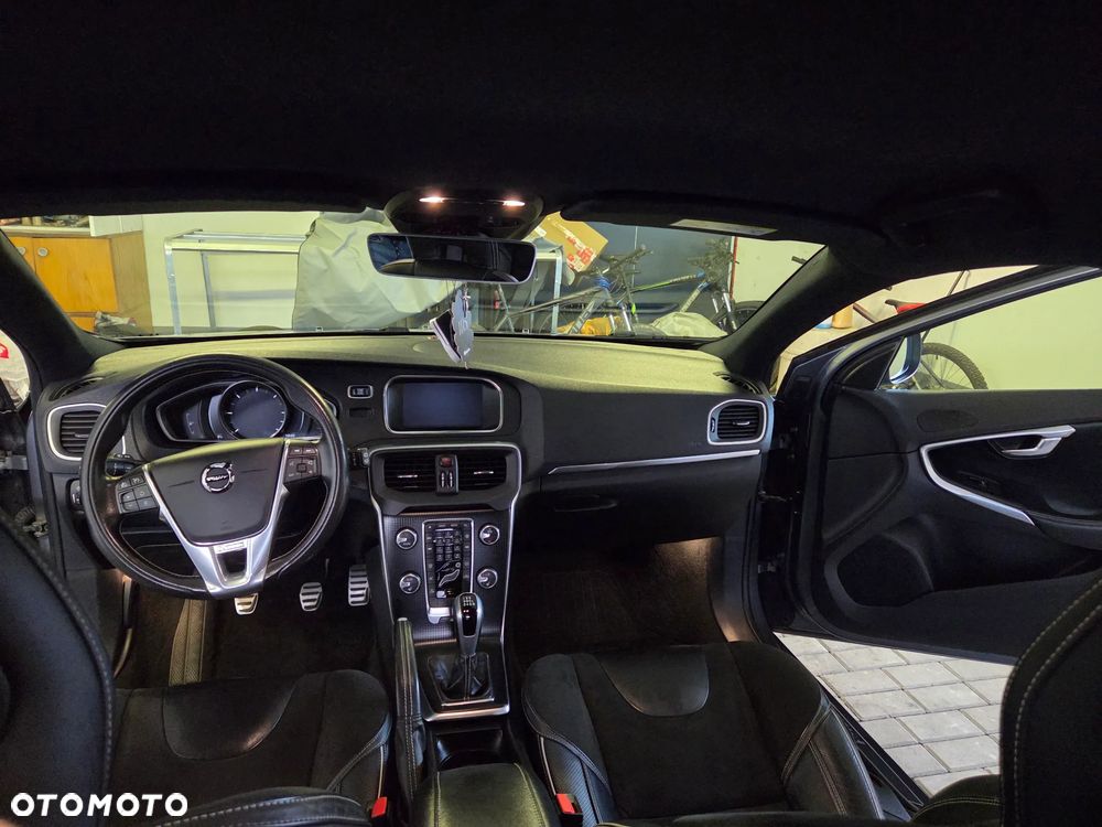 Volvo V40 D3 Drive-E SCR R-Design Momentum - 10