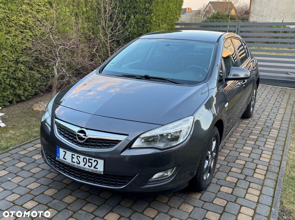 Opel Astra 1.4 Turbo 150 Jahre - 3