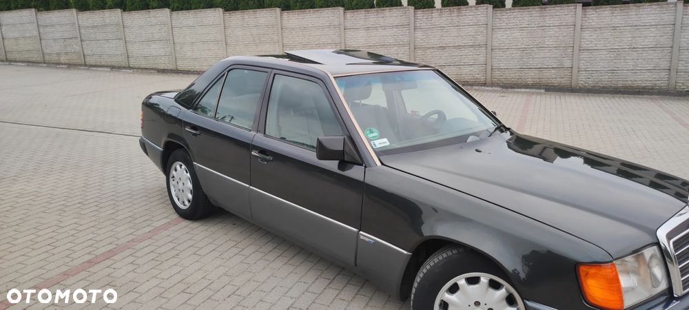 Mercedes-Benz W124 (1984-1993) - 38
