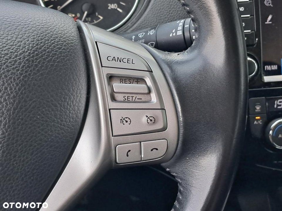 Nissan Qashqai - 25