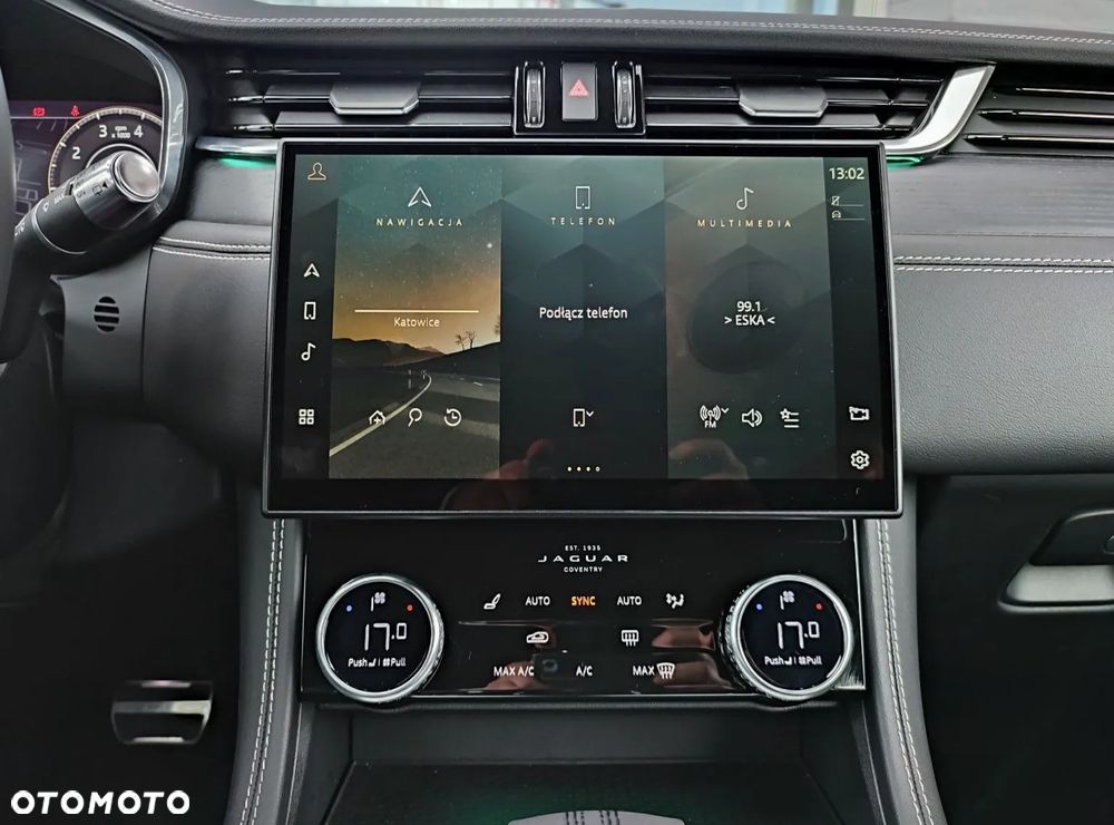 Jaguar F-Pace P250 AWD R-Dynamic HSE - 12