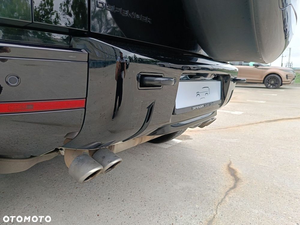 Land Rover Defender - 21