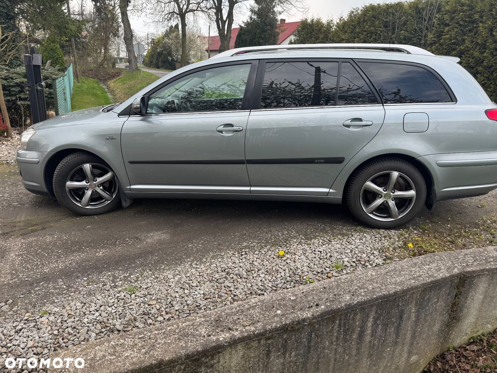 Toyota Avensis 2.2 D-CAT Sol plus NAVI - 5