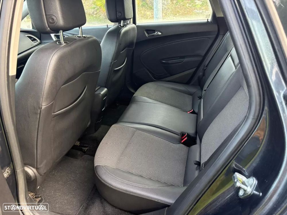 Opel Astra Sports Tourer 2.0 CDTi Cosmo S&S - 6