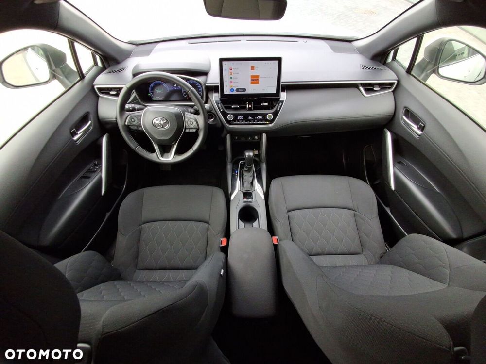 Toyota Corolla Cross - 18