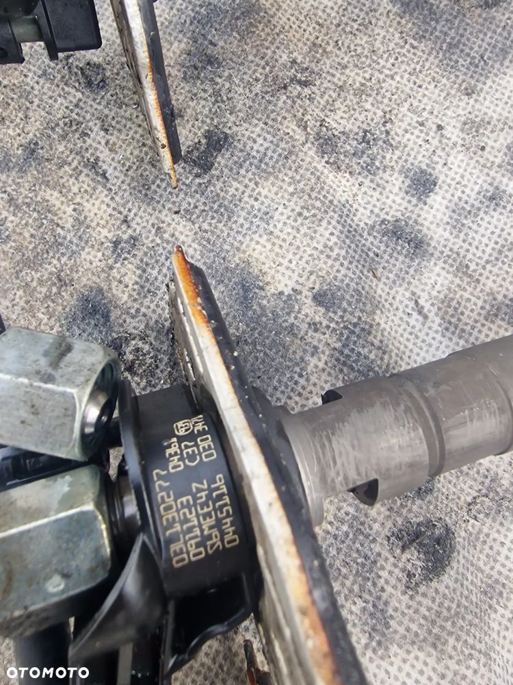 Komplet wtrysków z pompą 03L130 277 audi silnik CAG - 6