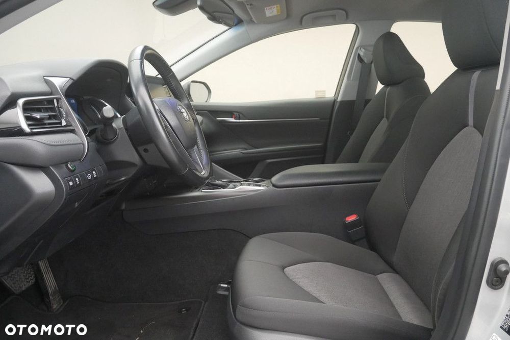 Toyota Camry 2.5 Hybrid Comfort CVT - 12