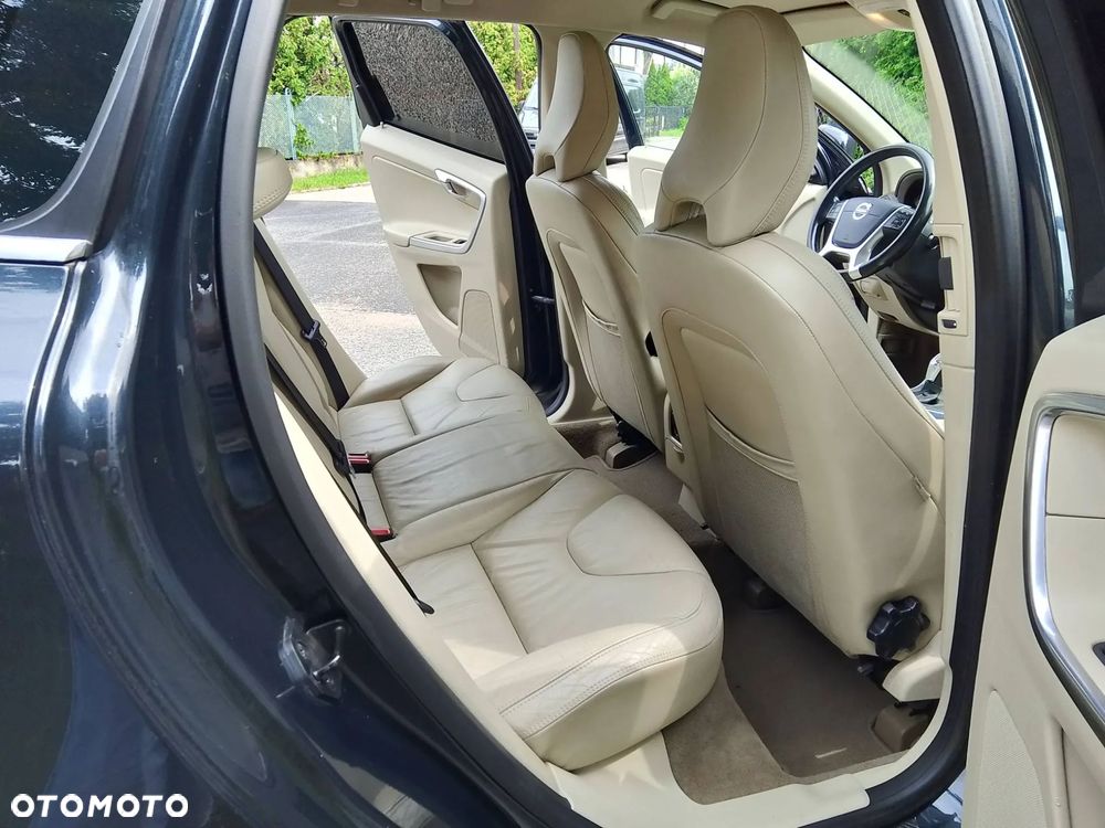 Volvo XC 60 D4 Geartronic Momentum - 12