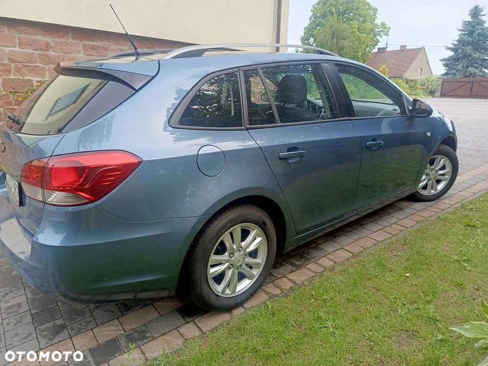 Chevrolet Cruze 1.7 LT - 4