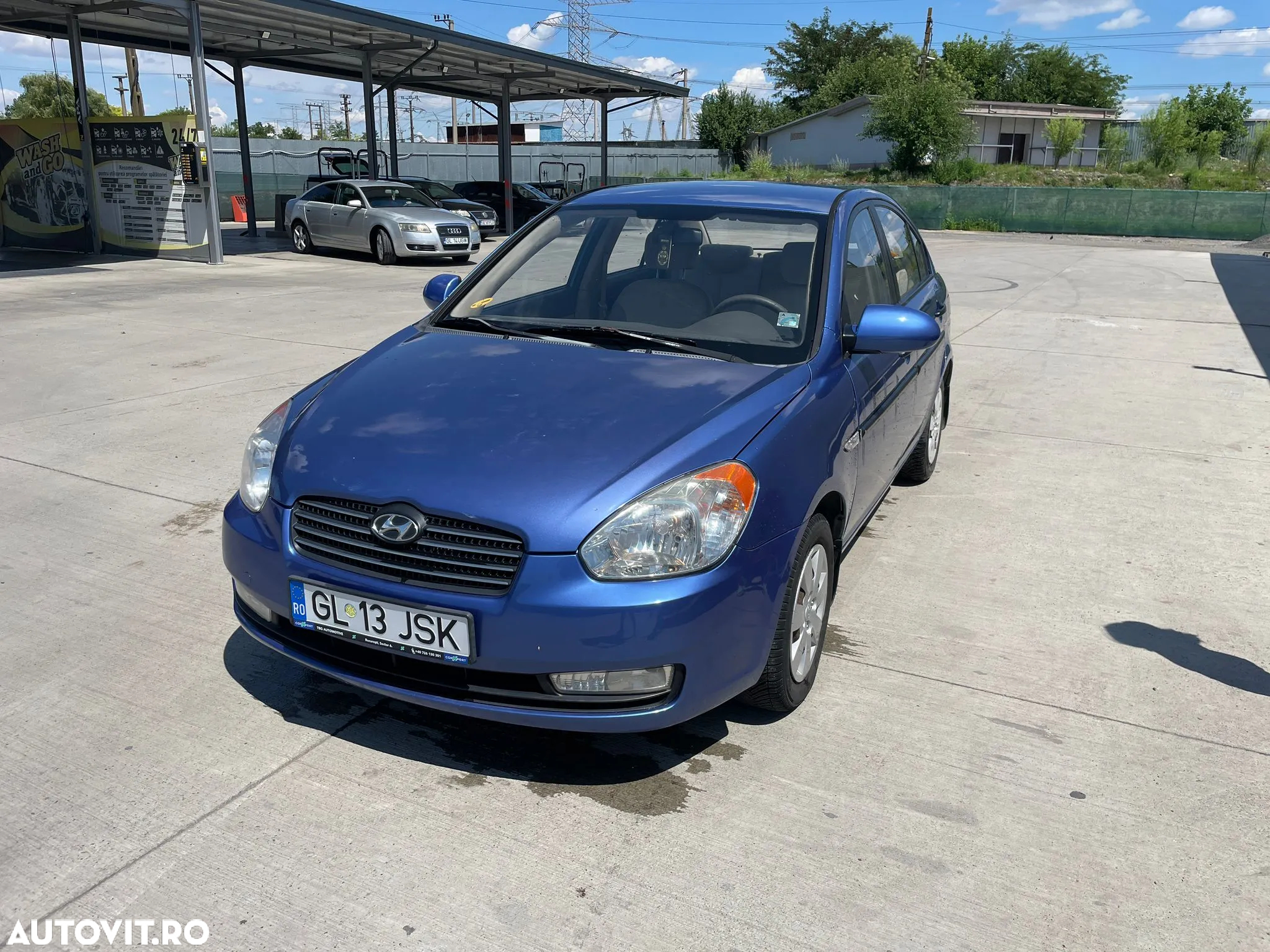 Hyundai Accent - 2