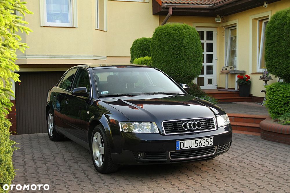 Audi A4 Limousine - 4