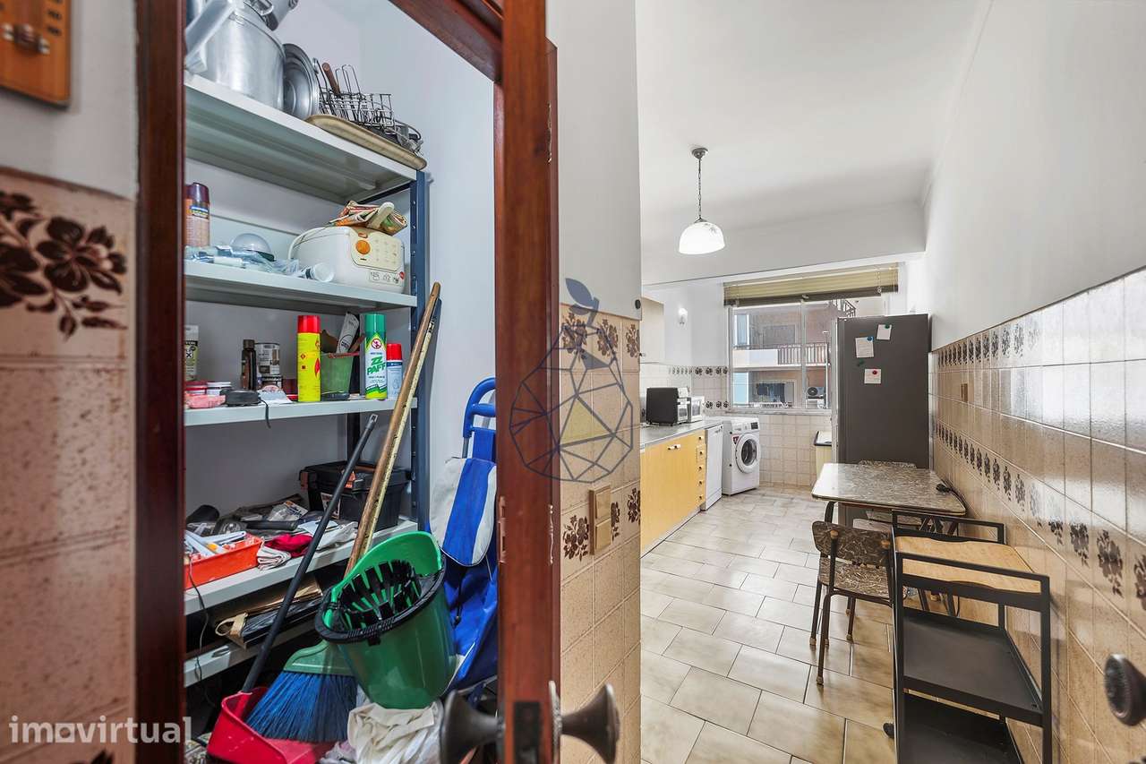 Apartamento T2 com Garagem e Elevador — Portimão - Grande imagem: 5/42