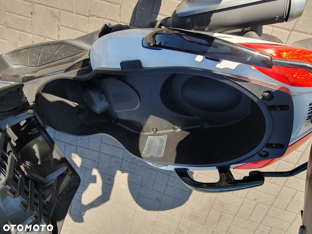 Yamaha X-max - 23