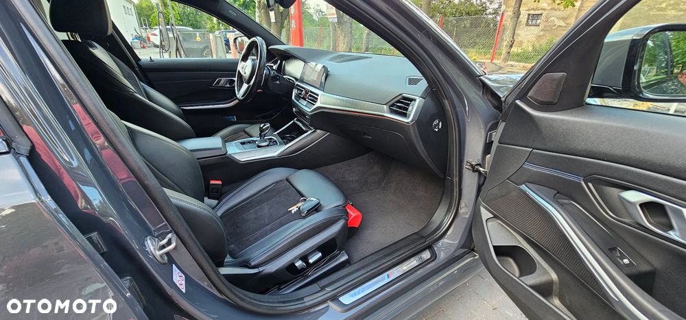 BMW Seria 3 320d xDrive M Sport sport - 14