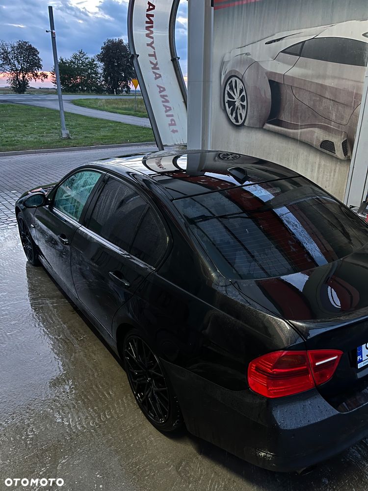 BMW Seria 3 320i - 4