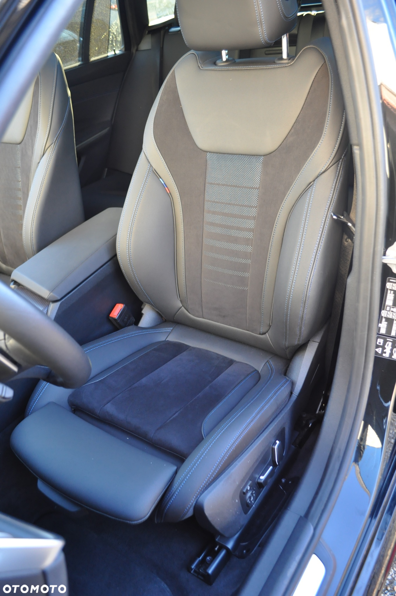 BMW Seria 3 320d Touring xDrive M Sport - 37