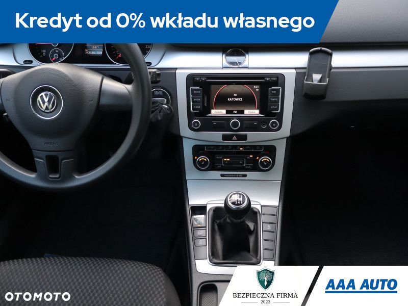 Volkswagen Passat - 13