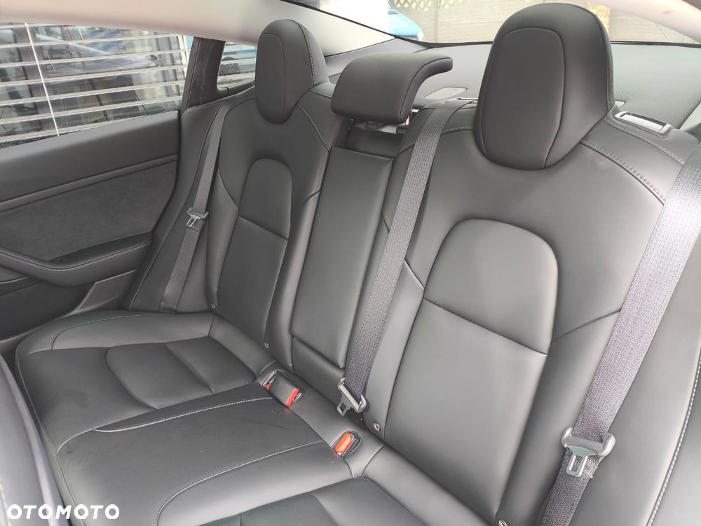 Tesla Model 3 Standard Reichweite Plus Hinterradantrieb - 23