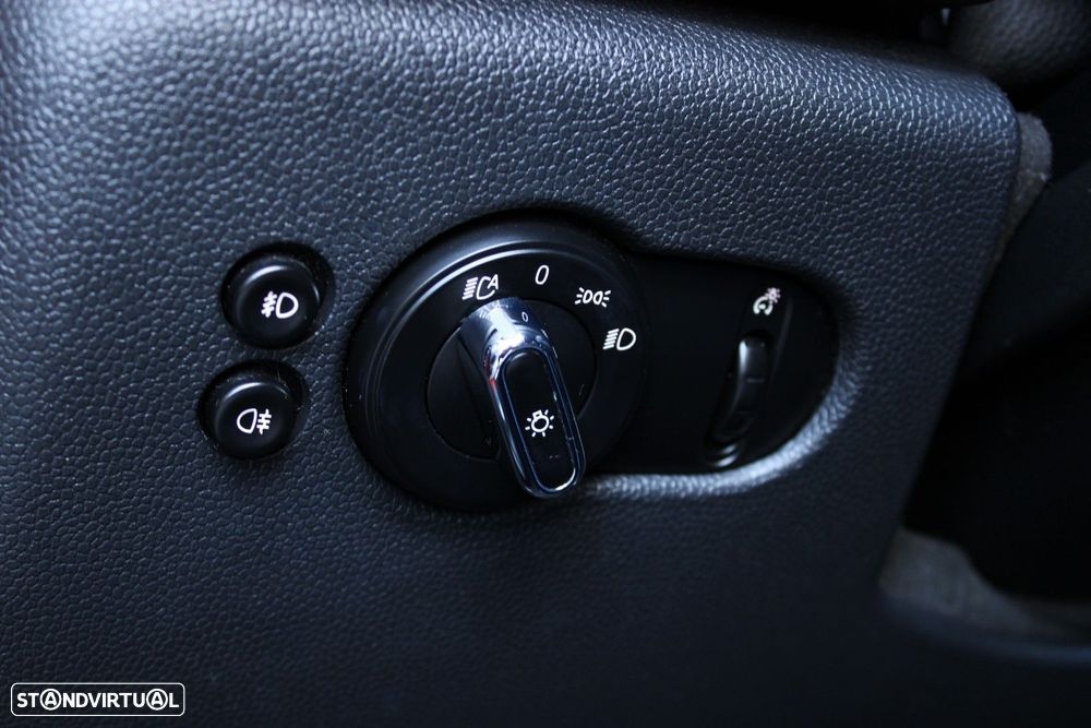 MINI 3 Portas One D - 29