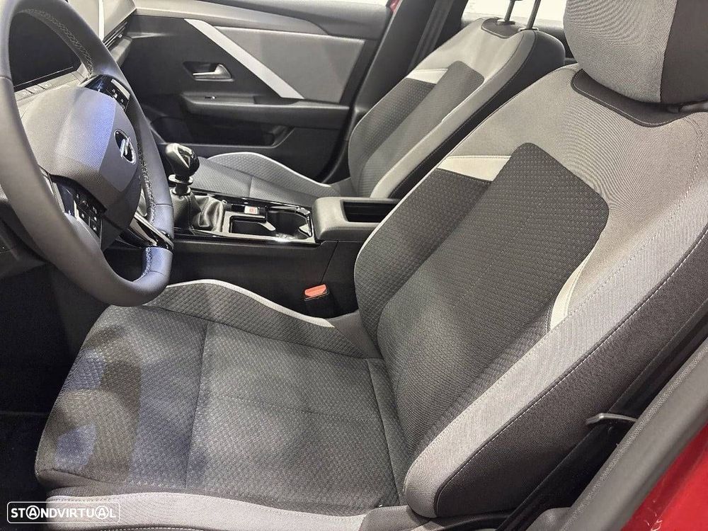 Opel Astra 1.2 T Edition - 9