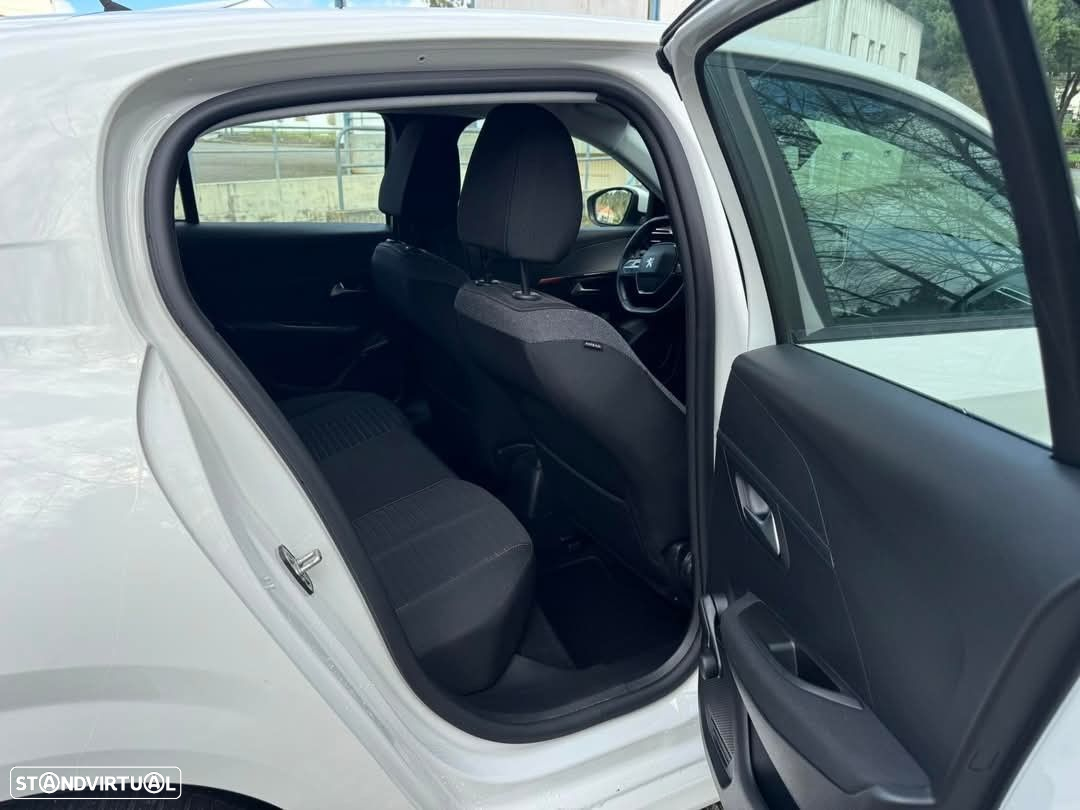 Peugeot 208 1.2 PureTech Allure EAT8 - 25
