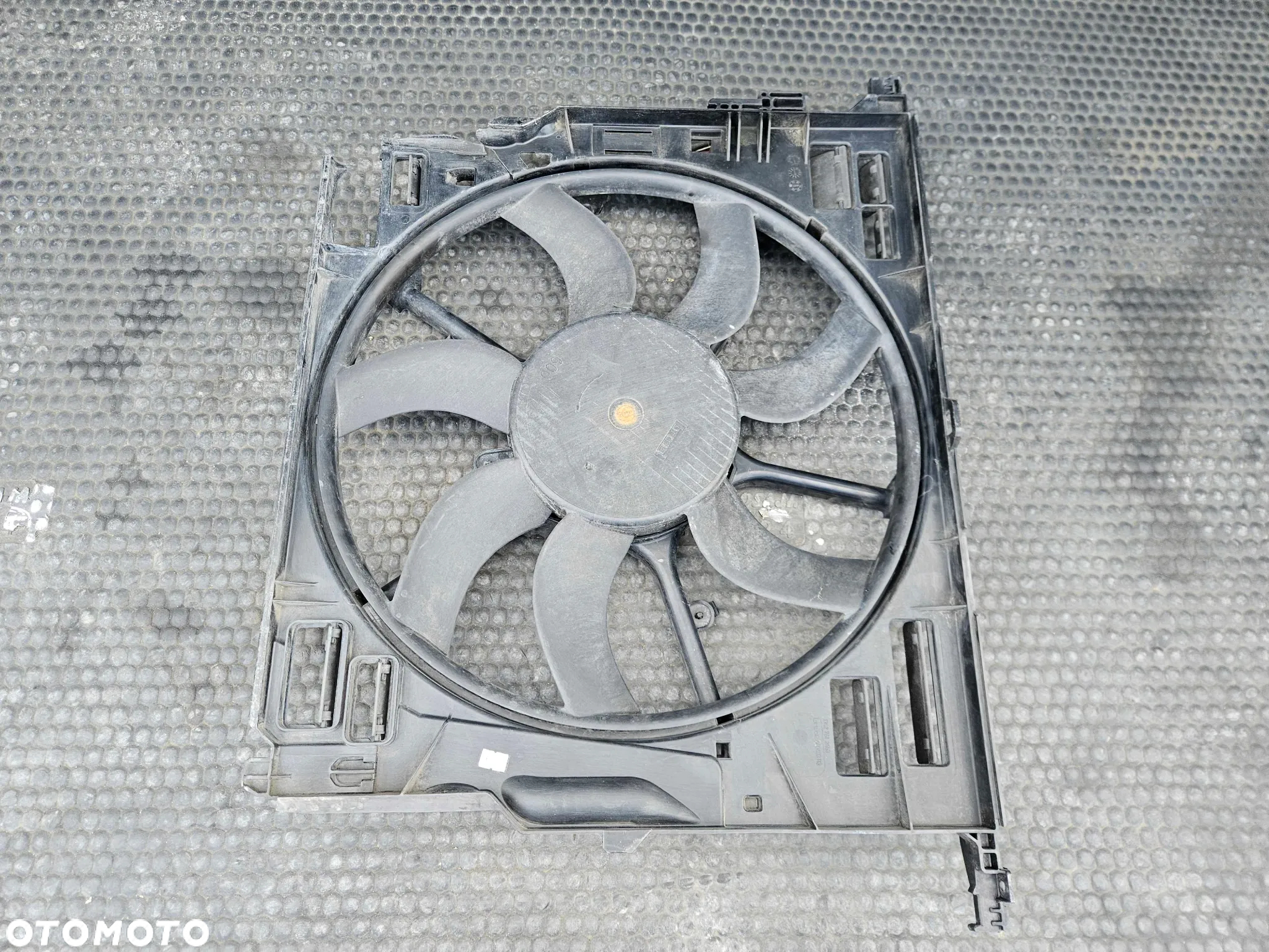 Obudowa Wentylator Wiatrak Chlodnicy 3.0 D BMW 5 F10 F11 - 23
