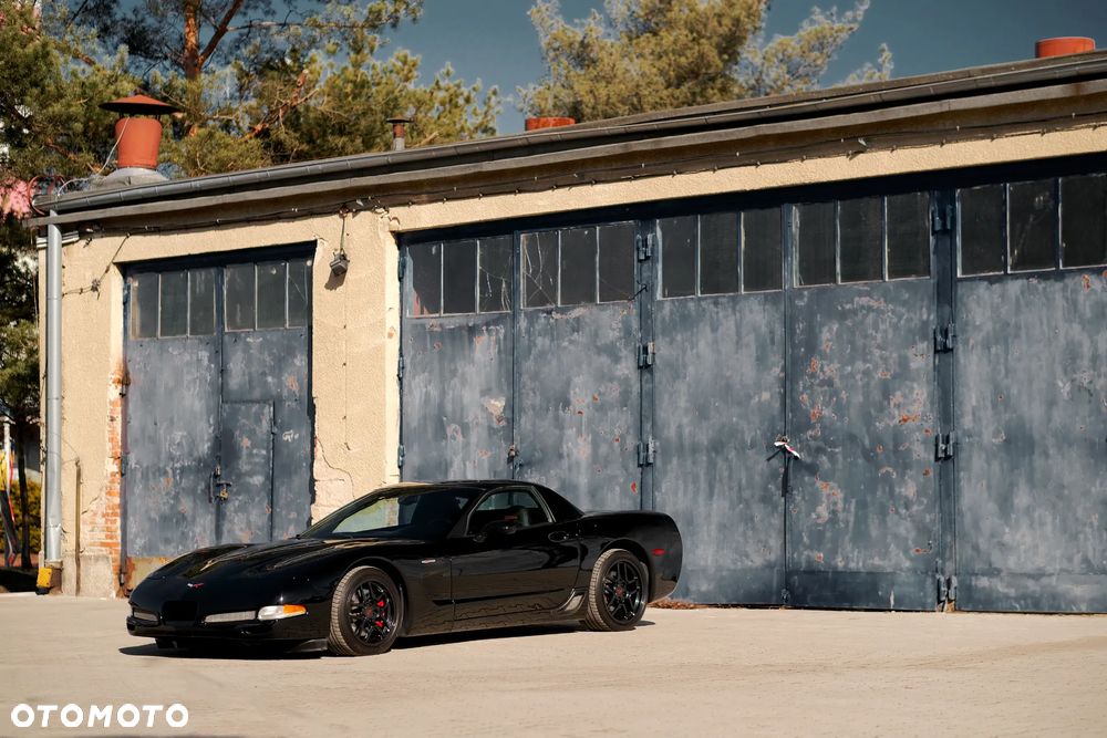 Chevrolet Corvette - 15