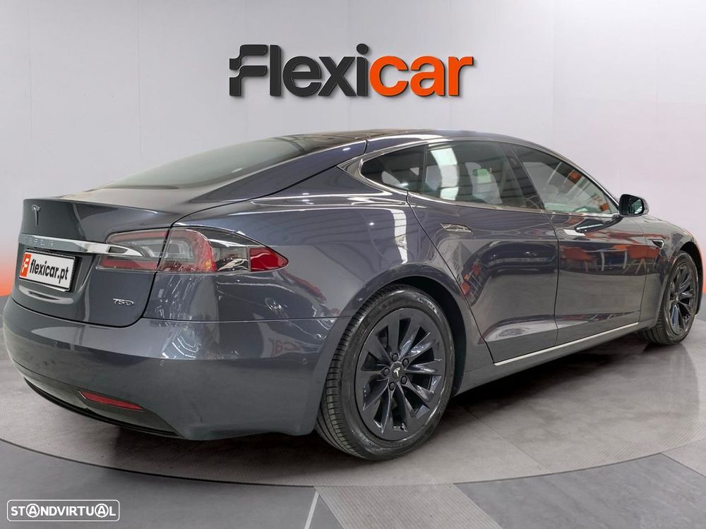 Tesla Model S - 8
