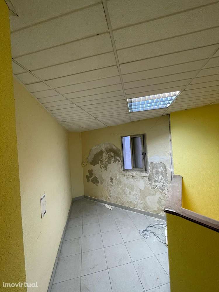 Excepcional Armazém Comercial no Coração da Estrela, Lisboa - Grande imagem: 5/7