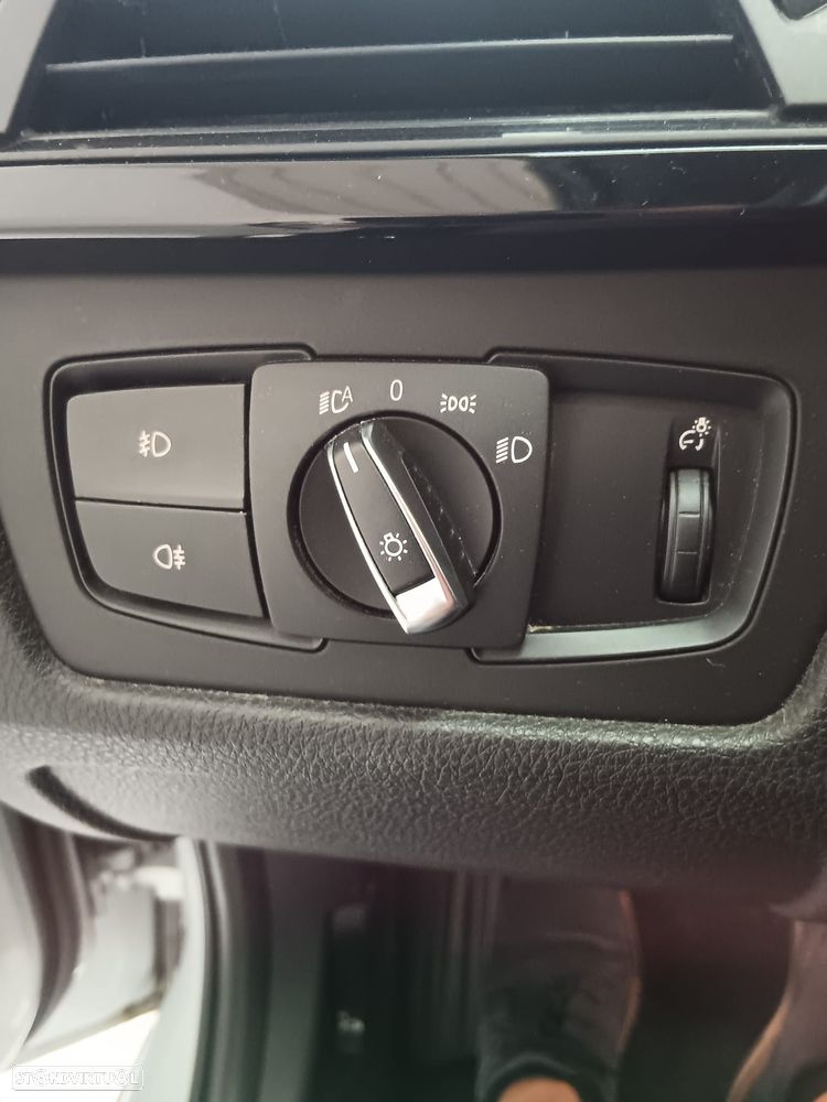 BMW 320 d Auto Line Sport - 9