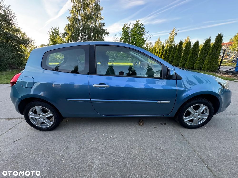 Renault Clio - 16